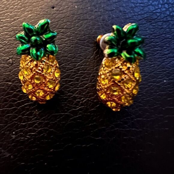 🍍New & sparkling pineapple stud earrings 🍍 - Picture 1 of 6